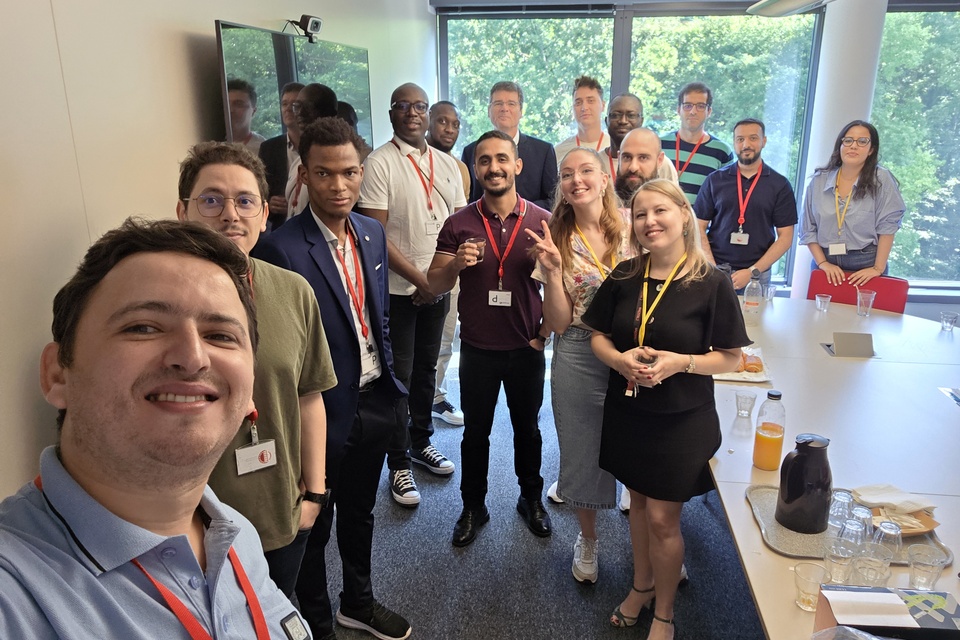 Petit déjeuner à Technopole cover